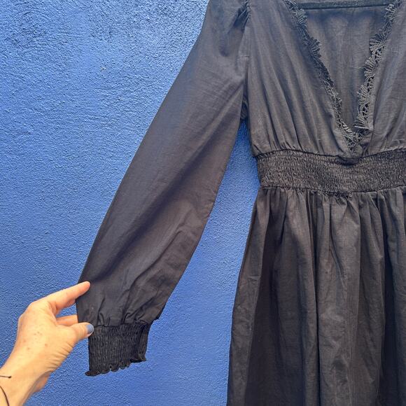 black cotton eyelet neckline dress - Picture 4 of 7